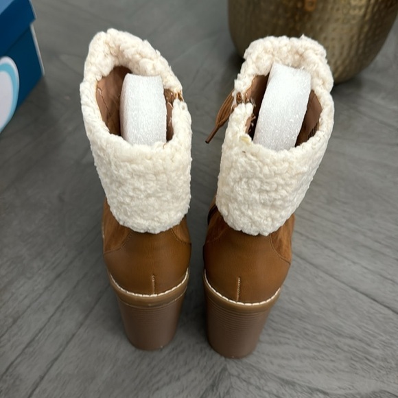 BCBGeneration Women Medium Palli Lace Up Ankle Boots, Brown/Ivory - Picture 8 of 8